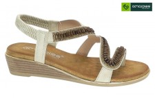 AMARPIES LIGHT SANDAL AND VERY COMFORTABLE.